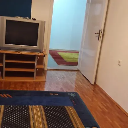 Central Wave Apartman *