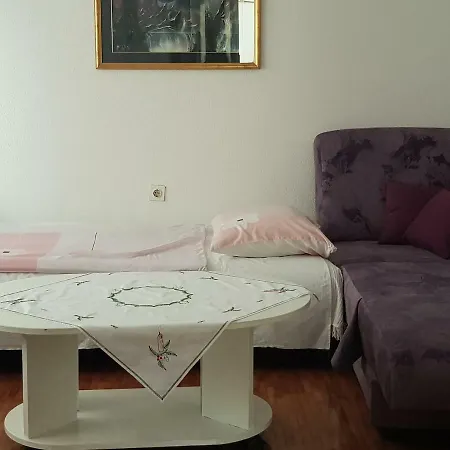 Central Wave Apartman *
